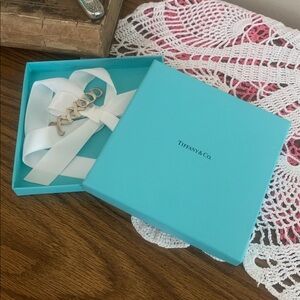 Tiffany & Co Picasso Silver XXXOOO Brooch Pin with a Tiffany box 224